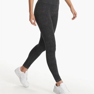 Vuori Women's Charcoal Gray Plaid Helix Seamless Leggings